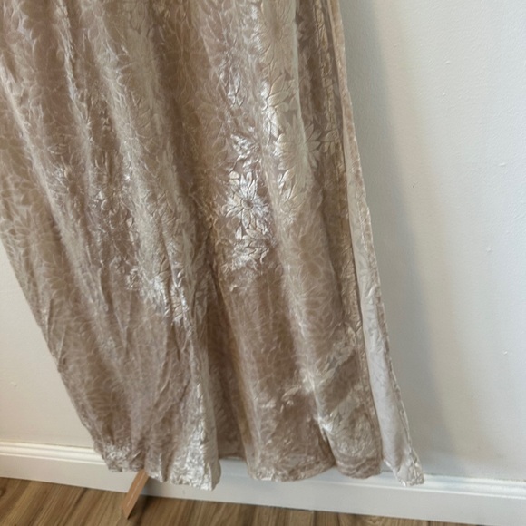 NWT Reformation Symphony Velvet Dress in Champagne Floral Velvet | Size XS - Picture 8 of 16